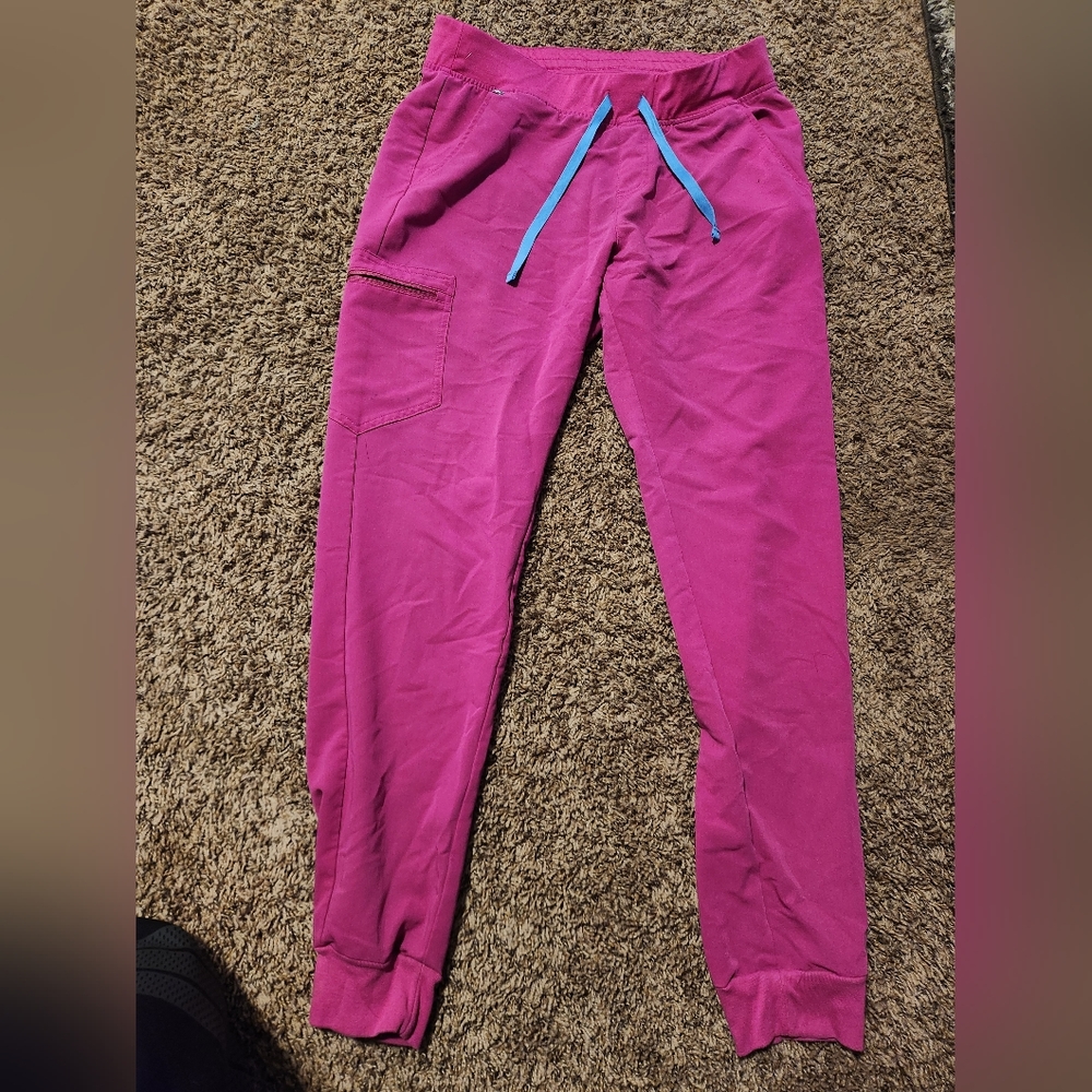 Figs razberry sherbert bottoms L/Tall